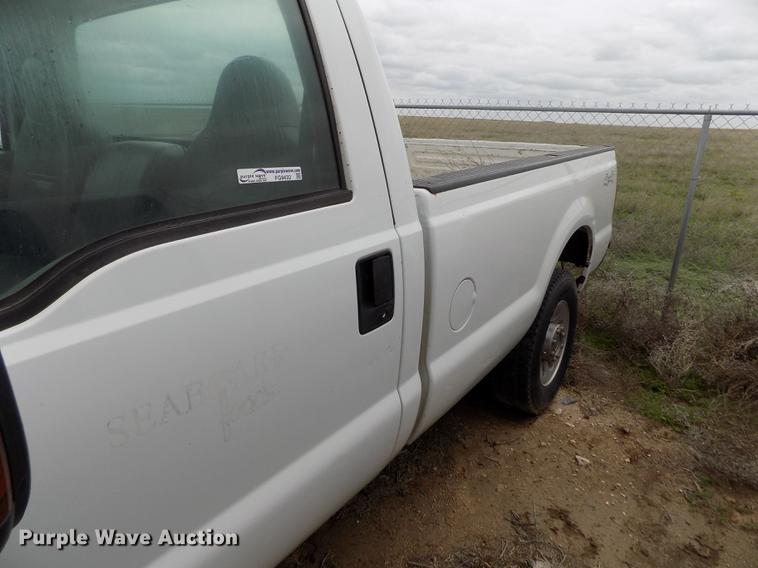 image for item FG9432 2007 Ford F250 Super Duty XL pickup truck