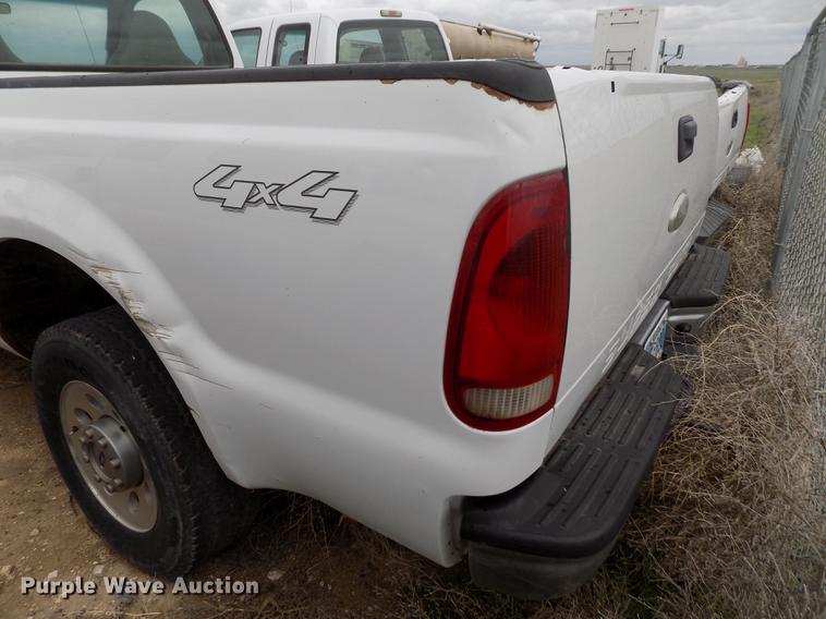 image for item FG9432 2007 Ford F250 Super Duty XL pickup truck