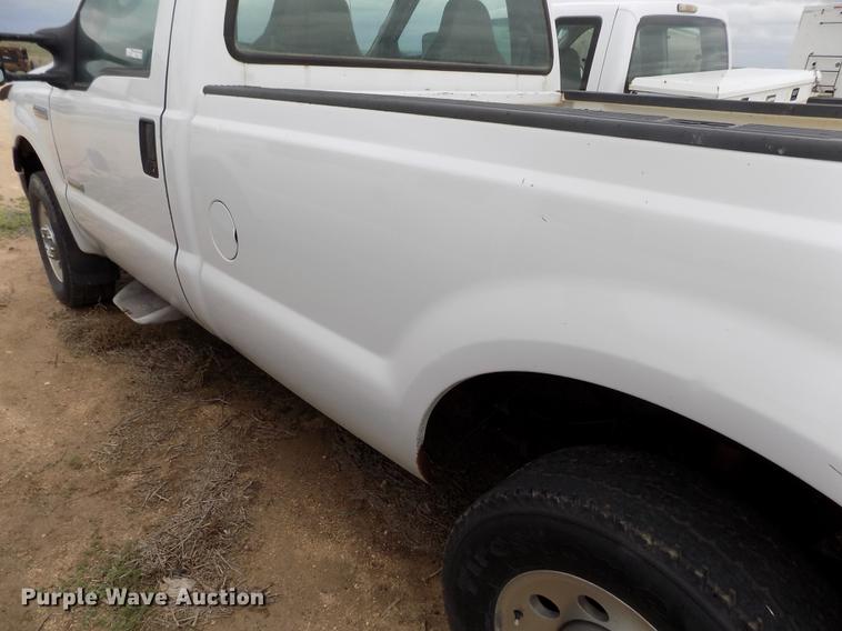 image for item FG9432 2007 Ford F250 Super Duty XL pickup truck