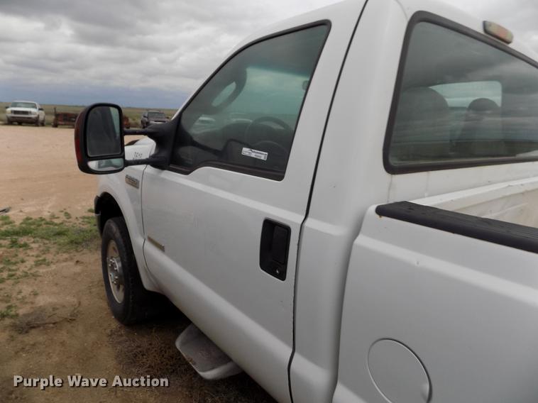 image for item FG9432 2007 Ford F250 Super Duty XL pickup truck