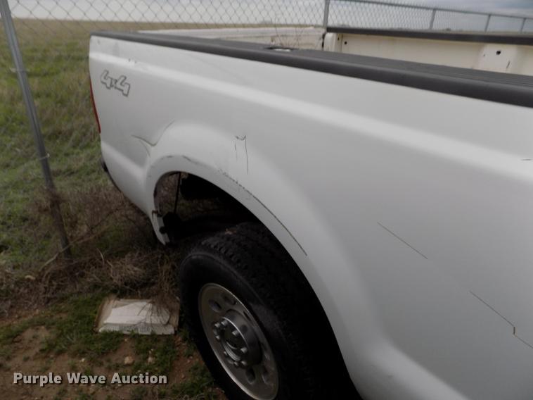 image for item FG9432 2007 Ford F250 Super Duty XL pickup truck