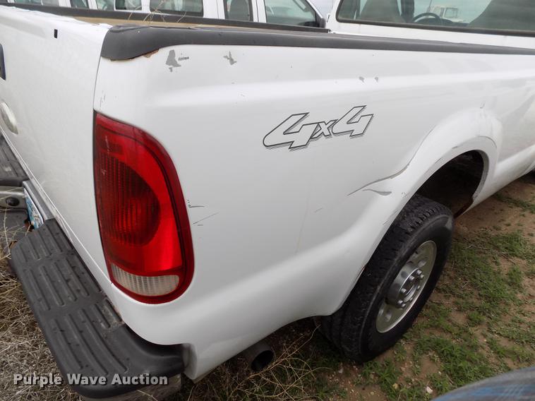 image for item FG9432 2007 Ford F250 Super Duty XL pickup truck