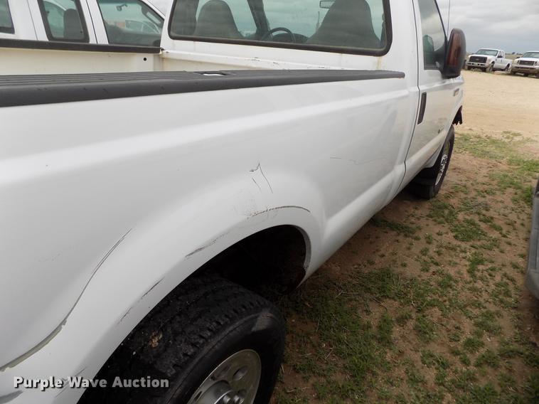 image for item FG9432 2007 Ford F250 Super Duty XL pickup truck