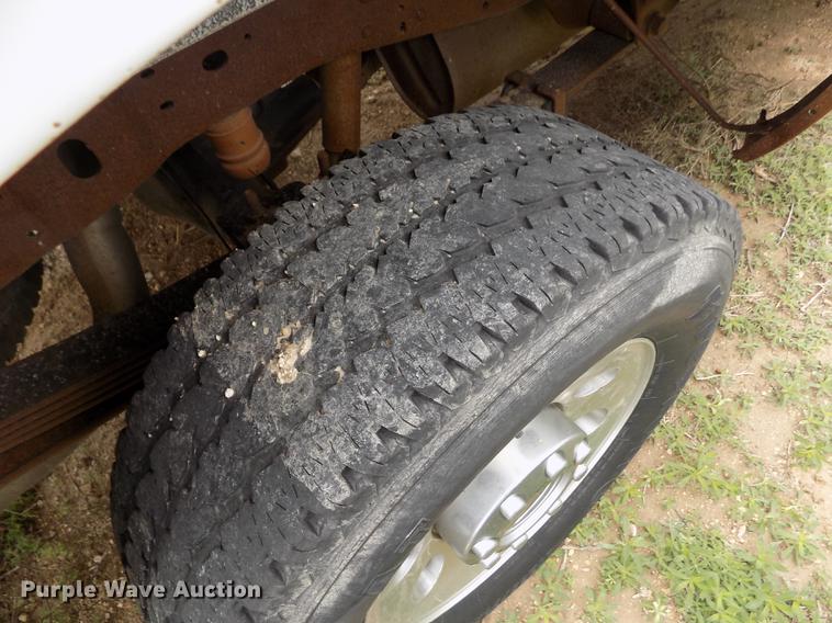 image for item FG9432 2007 Ford F250 Super Duty XL pickup truck