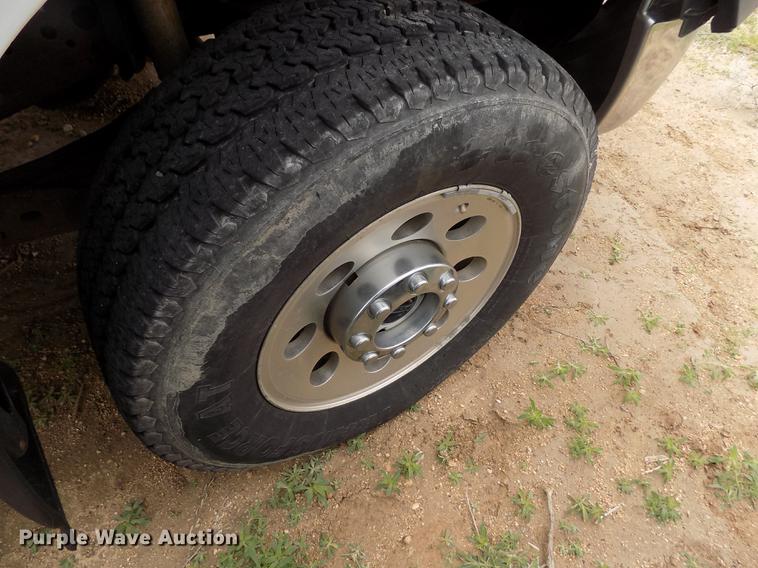 image for item FG9432 2007 Ford F250 Super Duty XL pickup truck