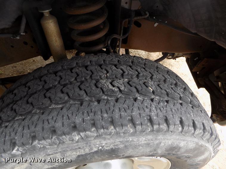 image for item FG9432 2007 Ford F250 Super Duty XL pickup truck