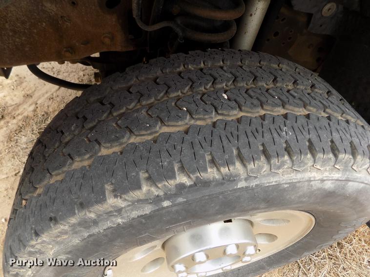 image for item FG9432 2007 Ford F250 Super Duty XL pickup truck