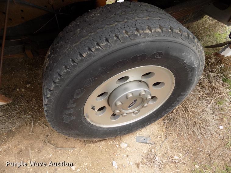 image for item FG9432 2007 Ford F250 Super Duty XL pickup truck