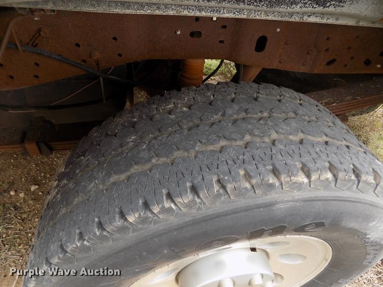 image for item FG9432 2007 Ford F250 Super Duty XL pickup truck