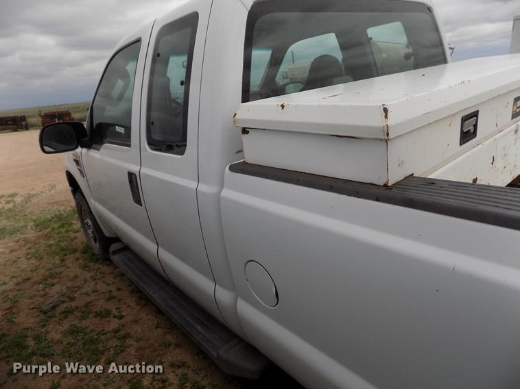image for item FG9433 2008 Ford F250 Super Duty XL SuperCab pickup truck