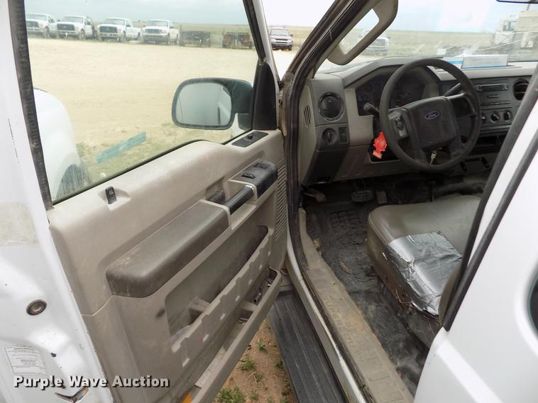 image for item FG9433 2008 Ford F250 Super Duty XL SuperCab pickup truck