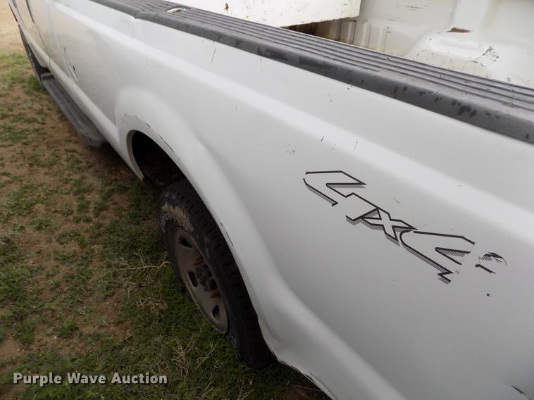 image for item FG9433 2008 Ford F250 Super Duty XL SuperCab pickup truck