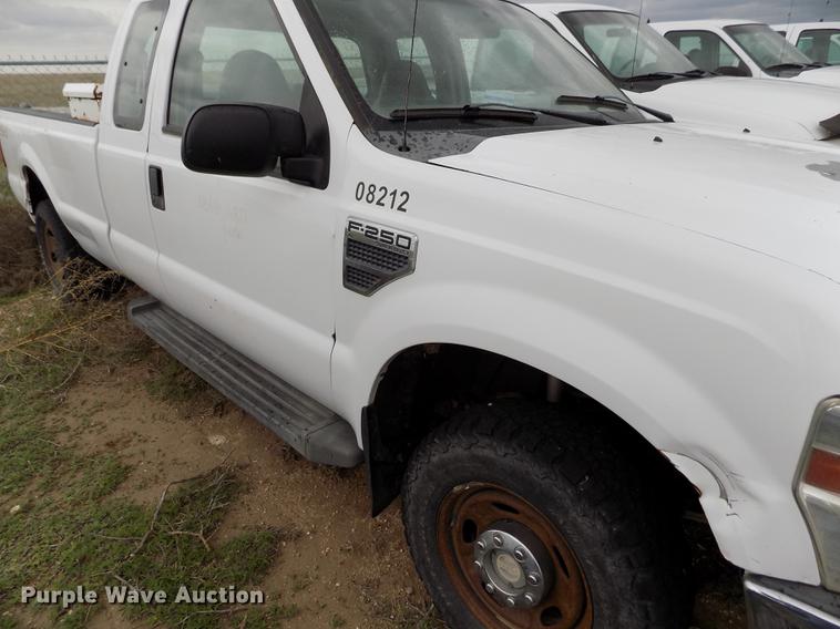 image for item FG9433 2008 Ford F250 Super Duty XL SuperCab pickup truck