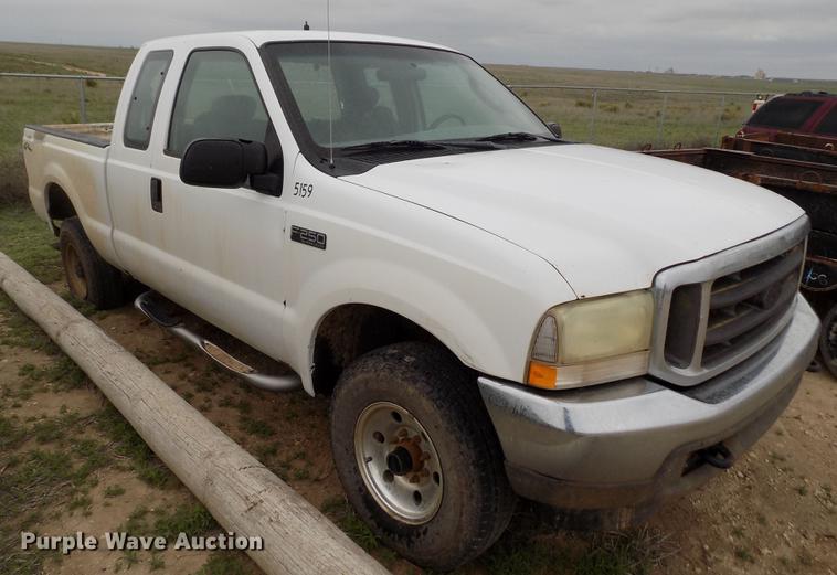 image for item FG9436 2004 Ford F250 Super Duty XL SuperCab pickup truck