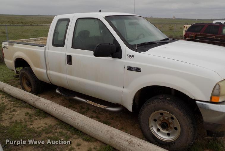 image for item FG9436 2004 Ford F250 Super Duty XL SuperCab pickup truck