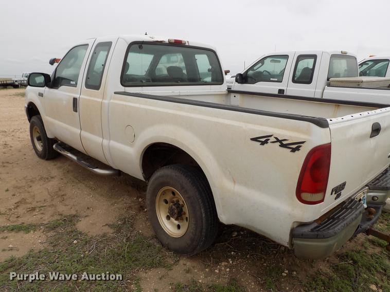 image for item FG9436 2004 Ford F250 Super Duty XL SuperCab pickup truck