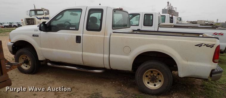 image for item FG9436 2004 Ford F250 Super Duty XL SuperCab pickup truck