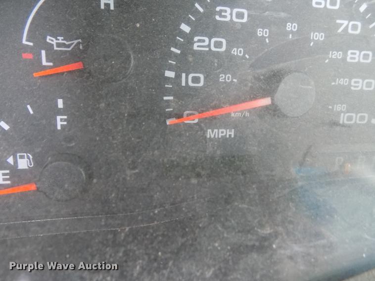 image for item FG9436 2004 Ford F250 Super Duty XL SuperCab pickup truck