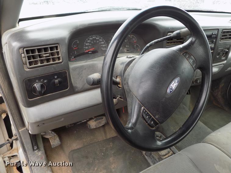 image for item FG9436 2004 Ford F250 Super Duty XL SuperCab pickup truck