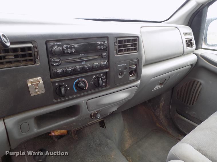 image for item FG9436 2004 Ford F250 Super Duty XL SuperCab pickup truck