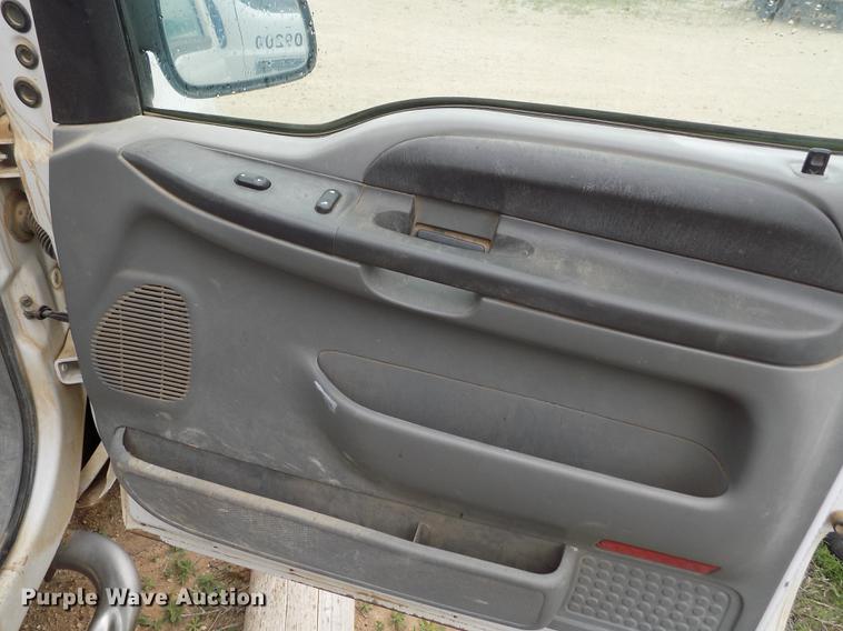 image for item FG9436 2004 Ford F250 Super Duty XL SuperCab pickup truck