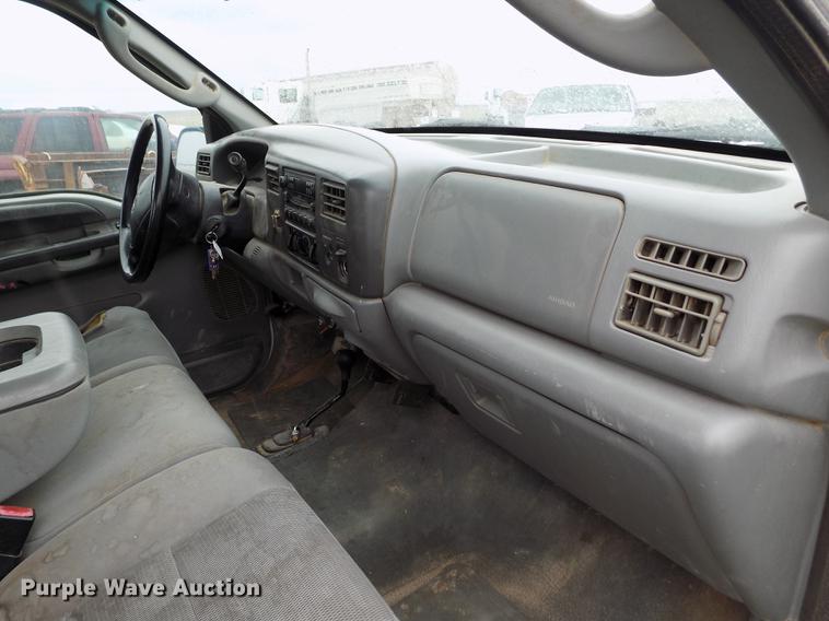 image for item FG9436 2004 Ford F250 Super Duty XL SuperCab pickup truck