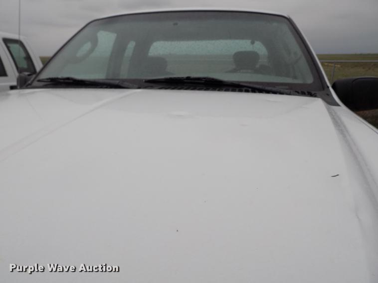 image for item FG9436 2004 Ford F250 Super Duty XL SuperCab pickup truck