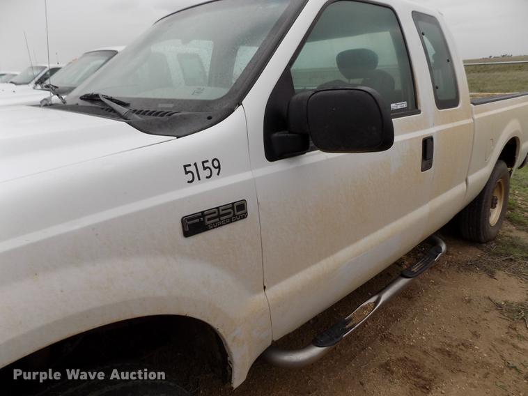 image for item FG9436 2004 Ford F250 Super Duty XL SuperCab pickup truck