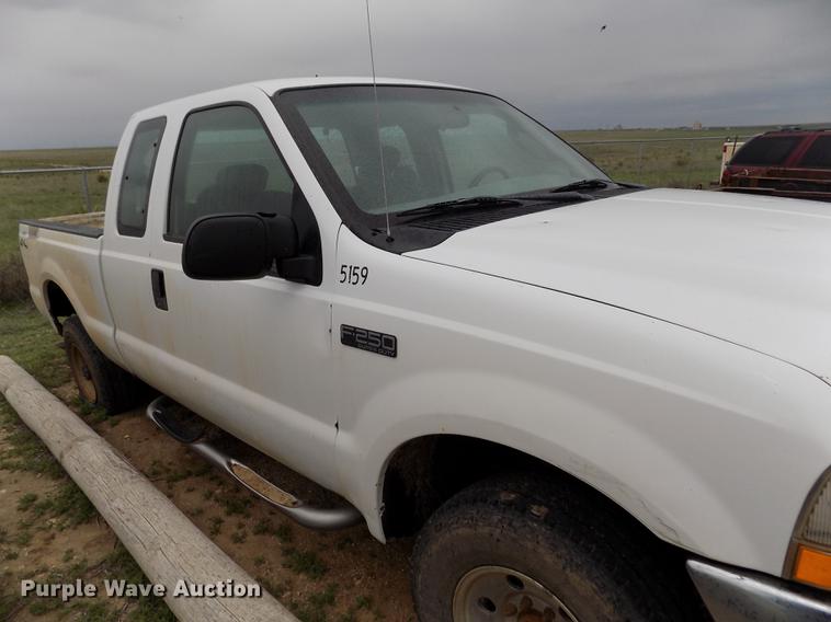 image for item FG9436 2004 Ford F250 Super Duty XL SuperCab pickup truck