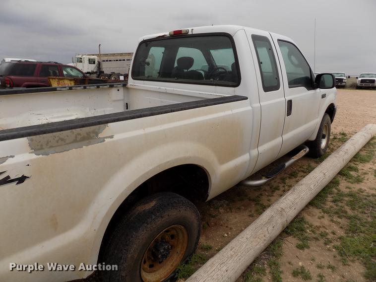 image for item FG9436 2004 Ford F250 Super Duty XL SuperCab pickup truck