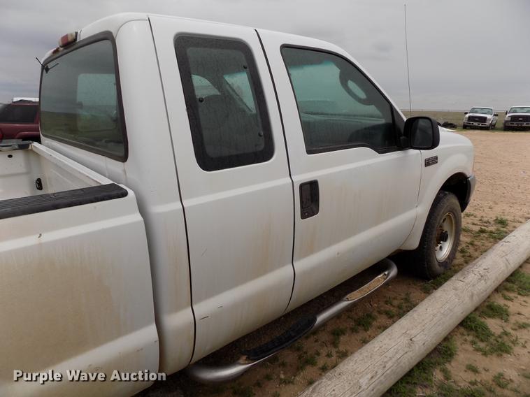 image for item FG9436 2004 Ford F250 Super Duty XL SuperCab pickup truck