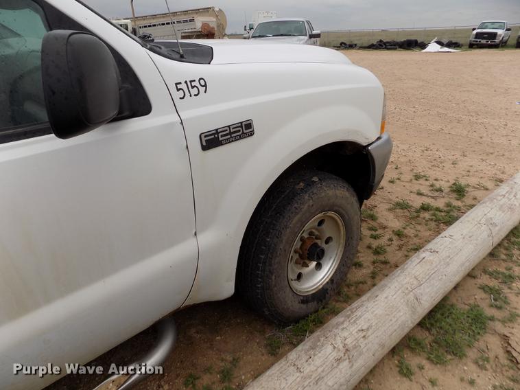 image for item FG9436 2004 Ford F250 Super Duty XL SuperCab pickup truck