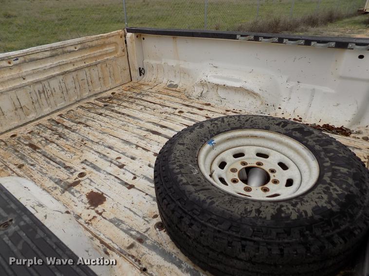 image for item FG9436 2004 Ford F250 Super Duty XL SuperCab pickup truck