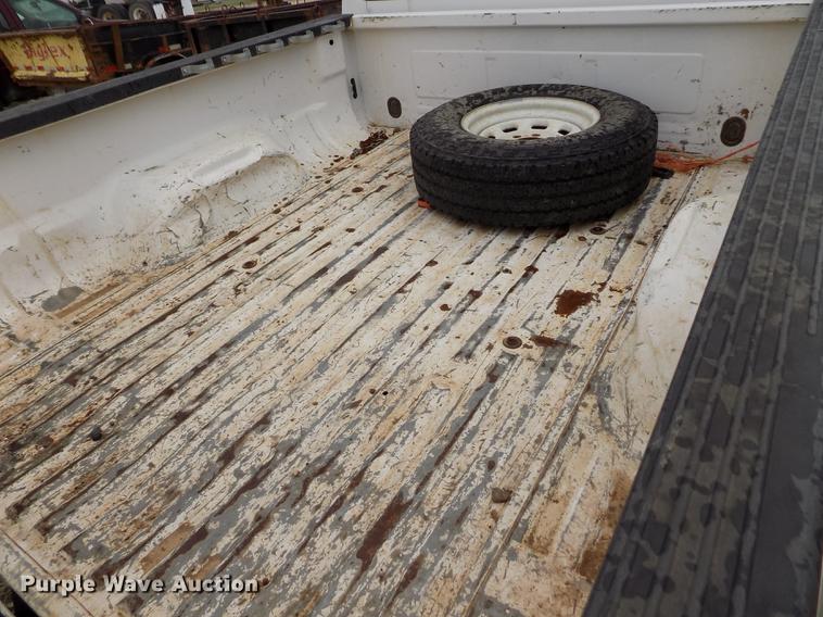 image for item FG9436 2004 Ford F250 Super Duty XL SuperCab pickup truck