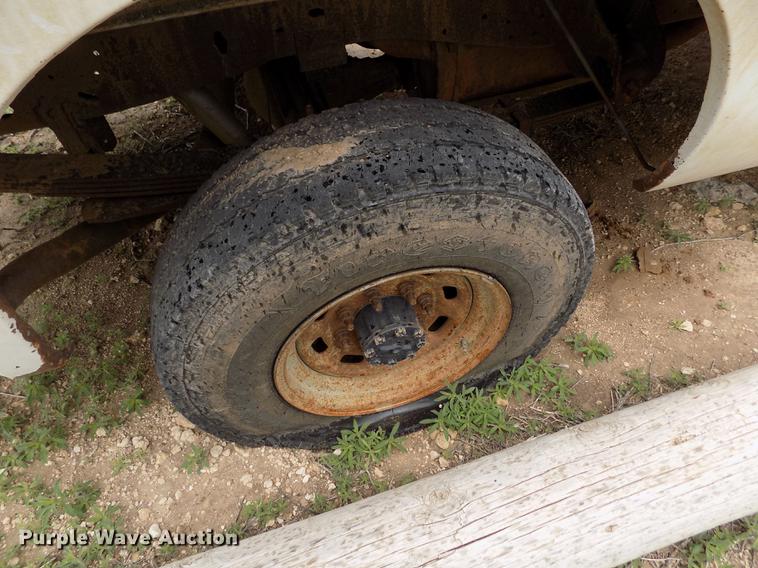 image for item FG9436 2004 Ford F250 Super Duty XL SuperCab pickup truck