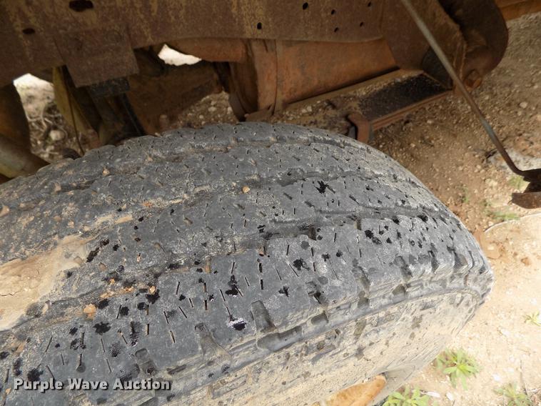 image for item FG9436 2004 Ford F250 Super Duty XL SuperCab pickup truck