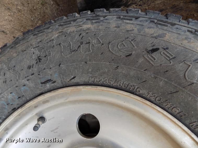 image for item FG9436 2004 Ford F250 Super Duty XL SuperCab pickup truck