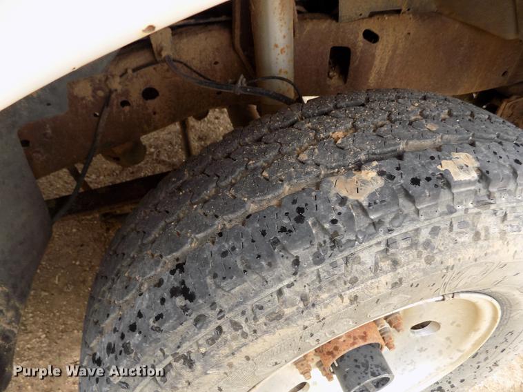 image for item FG9436 2004 Ford F250 Super Duty XL SuperCab pickup truck