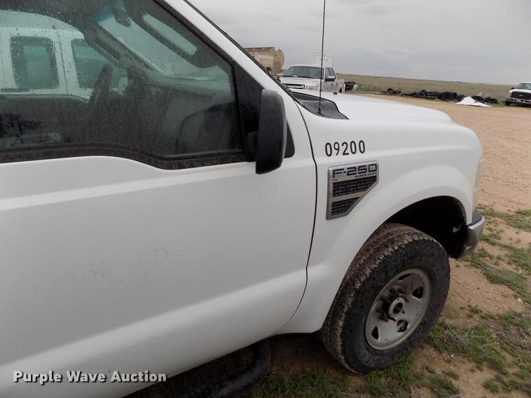 image for item FG9437 2009 Ford F250 Super Duty XL SuperCab pickup truck