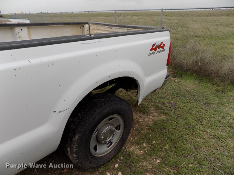 image for item FG9437 2009 Ford F250 Super Duty XL SuperCab pickup truck