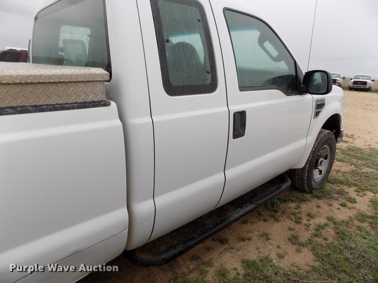 image for item FG9437 2009 Ford F250 Super Duty XL SuperCab pickup truck