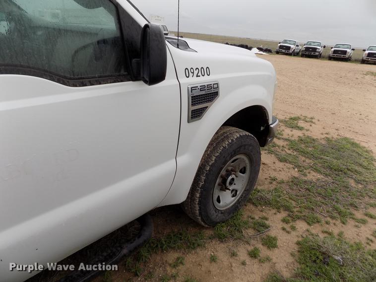 image for item FG9437 2009 Ford F250 Super Duty XL SuperCab pickup truck