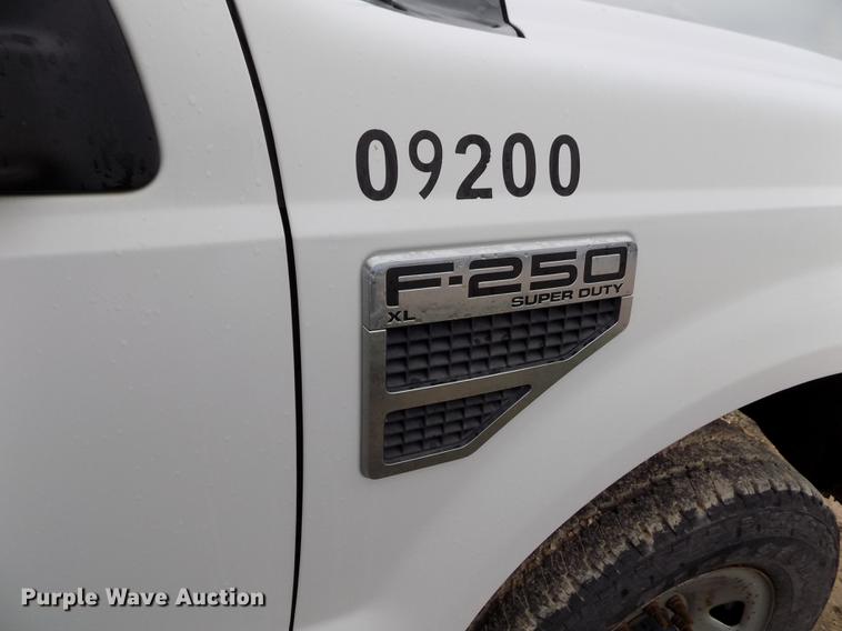 image for item FG9437 2009 Ford F250 Super Duty XL SuperCab pickup truck