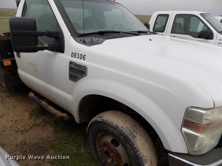 image for item FG9438 2009 Ford F350 Super Duty XL flatbed pickup truck