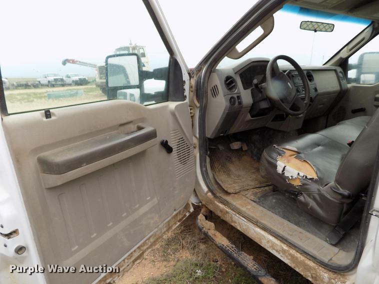 image for item FG9438 2009 Ford F350 Super Duty XL flatbed pickup truck