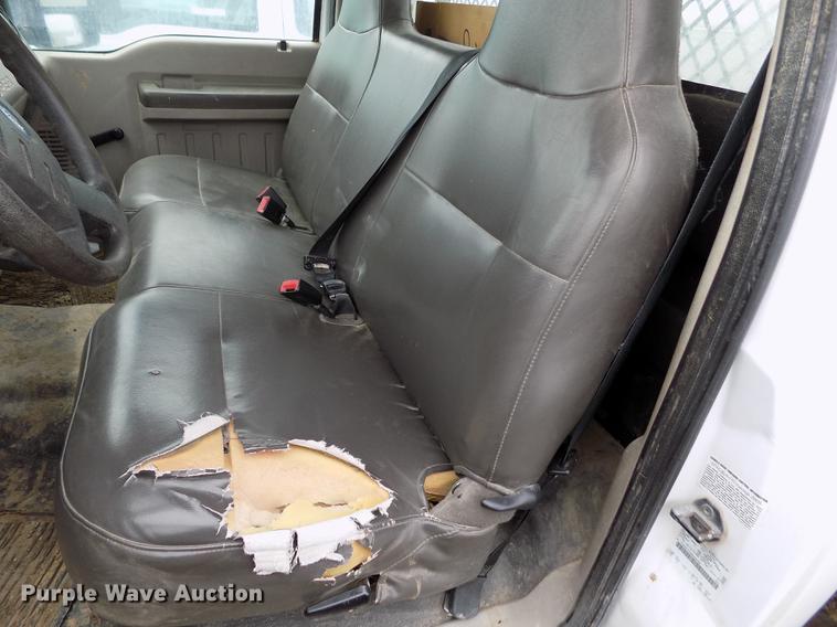 image for item FG9438 2009 Ford F350 Super Duty XL flatbed pickup truck