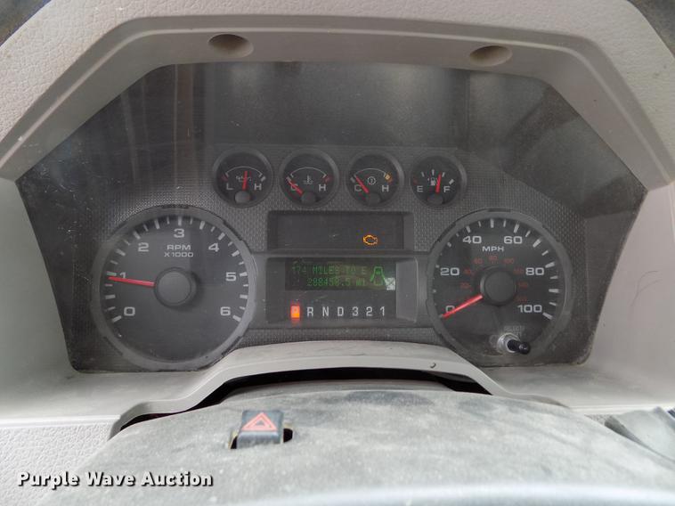 image for item FG9438 2009 Ford F350 Super Duty XL flatbed pickup truck