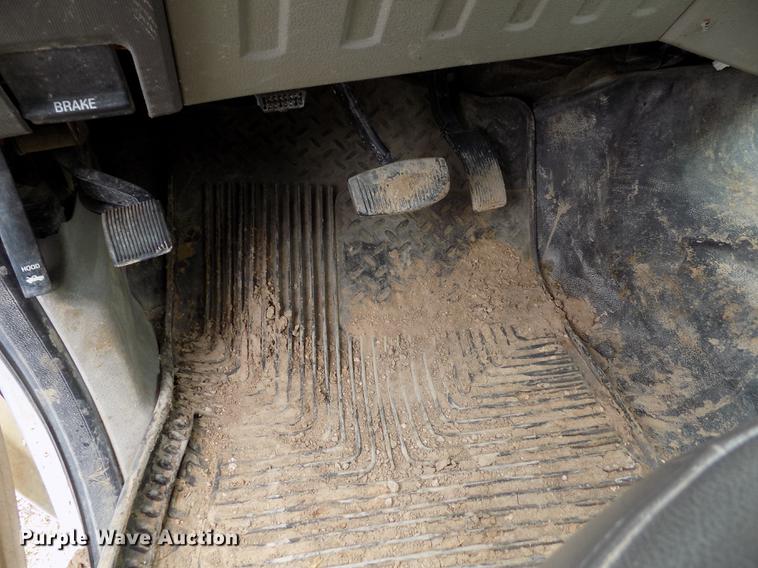 image for item FG9438 2009 Ford F350 Super Duty XL flatbed pickup truck