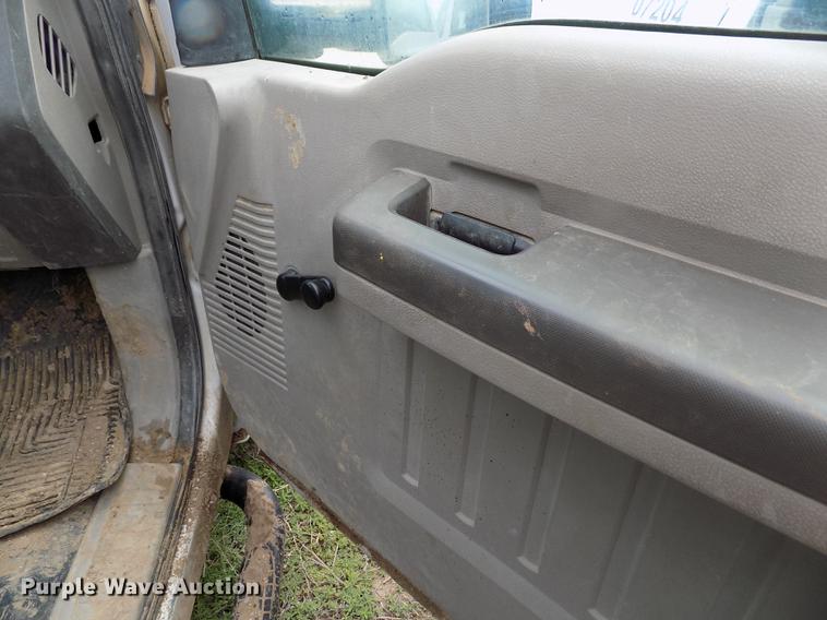 image for item FG9438 2009 Ford F350 Super Duty XL flatbed pickup truck