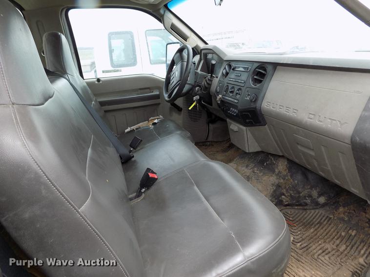 image for item FG9438 2009 Ford F350 Super Duty XL flatbed pickup truck